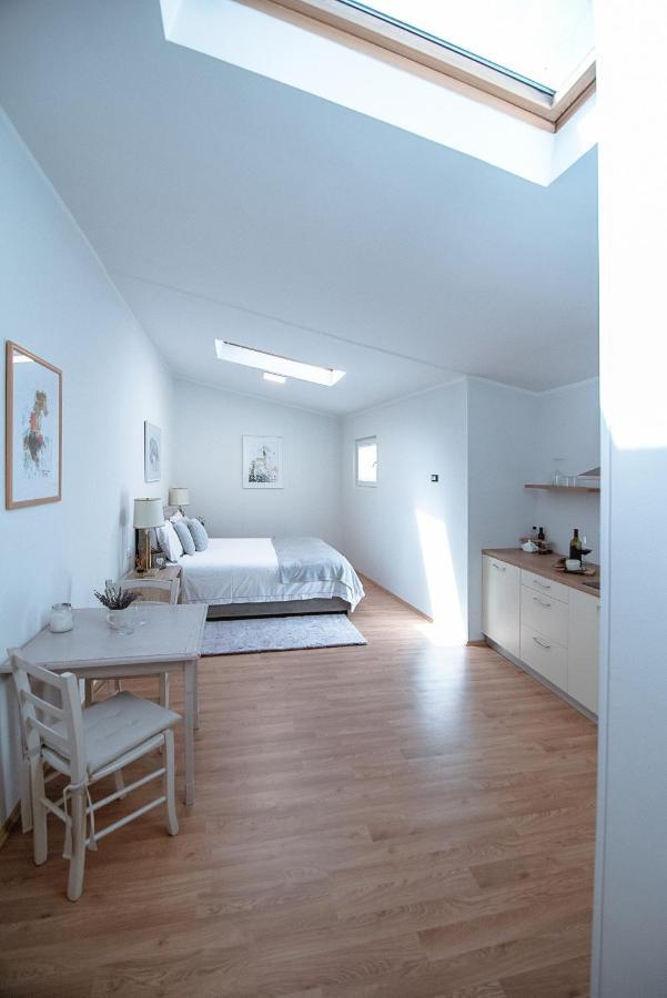 Apartment Ana - Karst Cycling Paradise Dutovlje Exterior photo